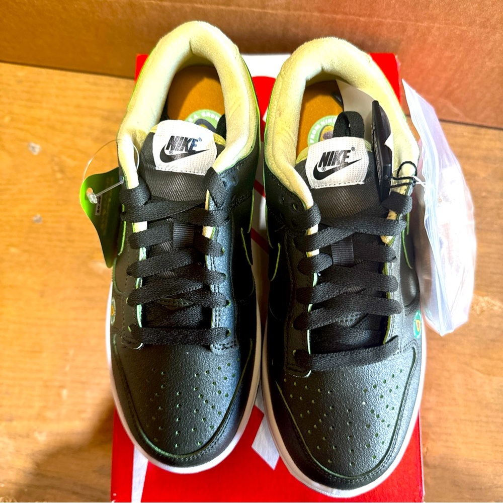 Brand new in the box Nike Dunk low “Avocado” GS size 4.5 men women size 6